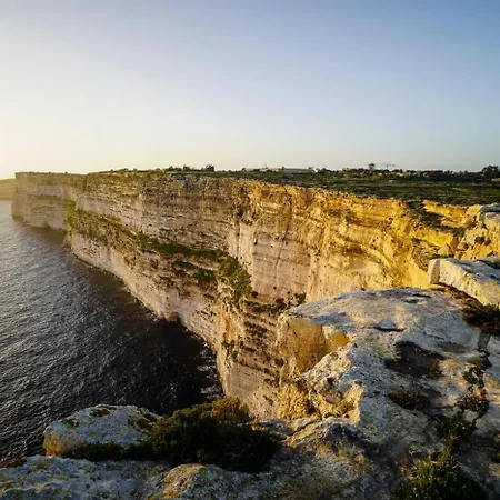 Cliff Side Apartment Sannat